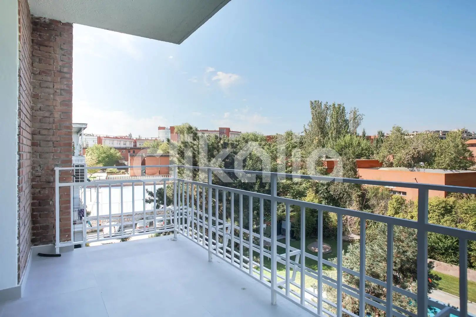 Terrassa de Pis en venda en Madrid amb Aire condicionat, Calefacció i Jardí privat