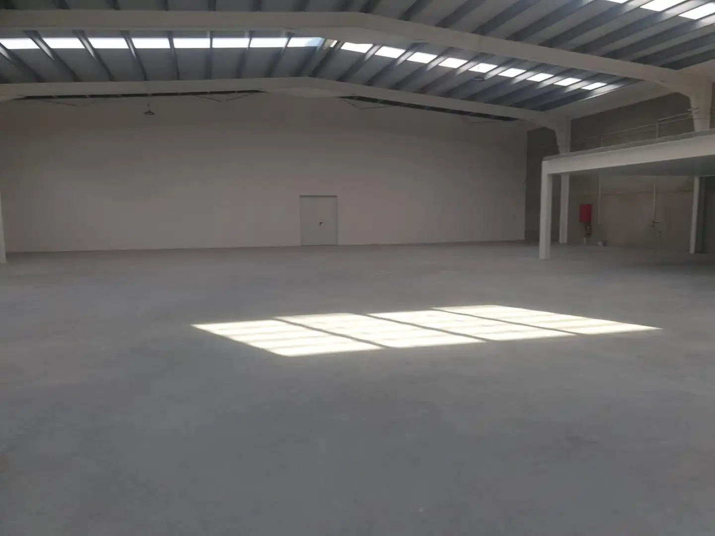 Fabrikhallen zur Miete in Los Palacios y Villafranca