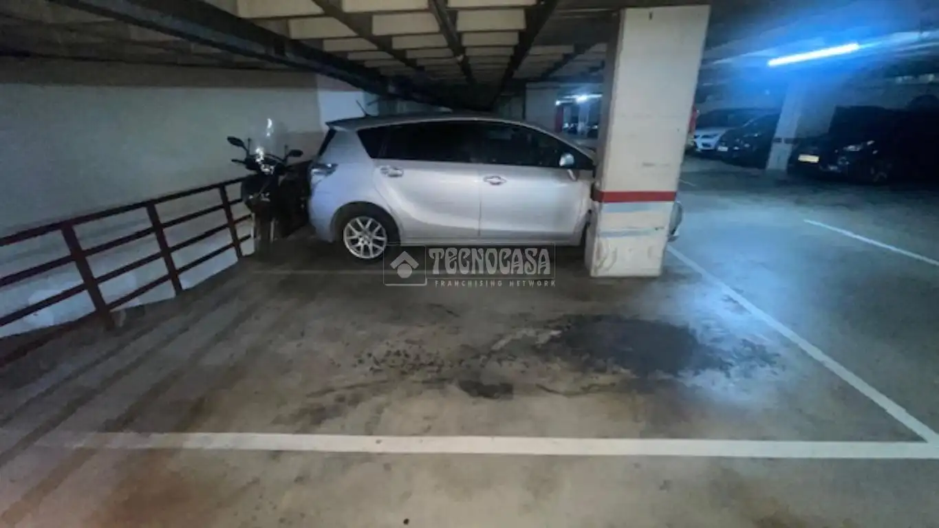 Aparcament de Garatge en venda en Sant Adrià de Besòs