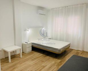 Dormitori de Estudi de lloguer en  Madrid Capital amb Aire condicionat, Calefacció i Moblat