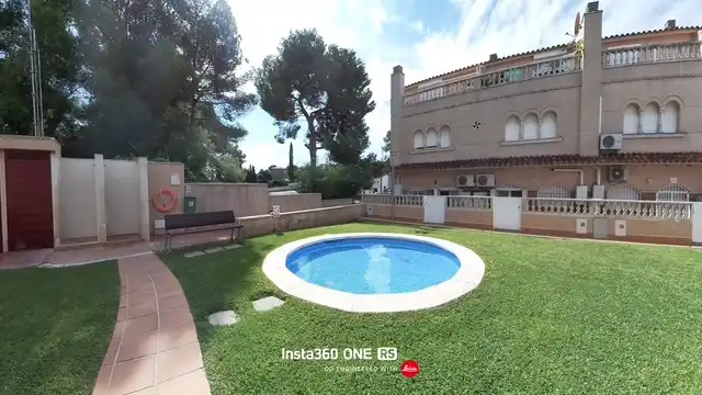 Piscina de Casa adosada en venta en El Vendrell con Calefacción, Jardín privado y Terraza
