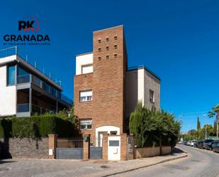 Exterior view of Single-family semi-detached for sale in  Granada Capital  with Air Conditioner, Heating and Parquet flooring