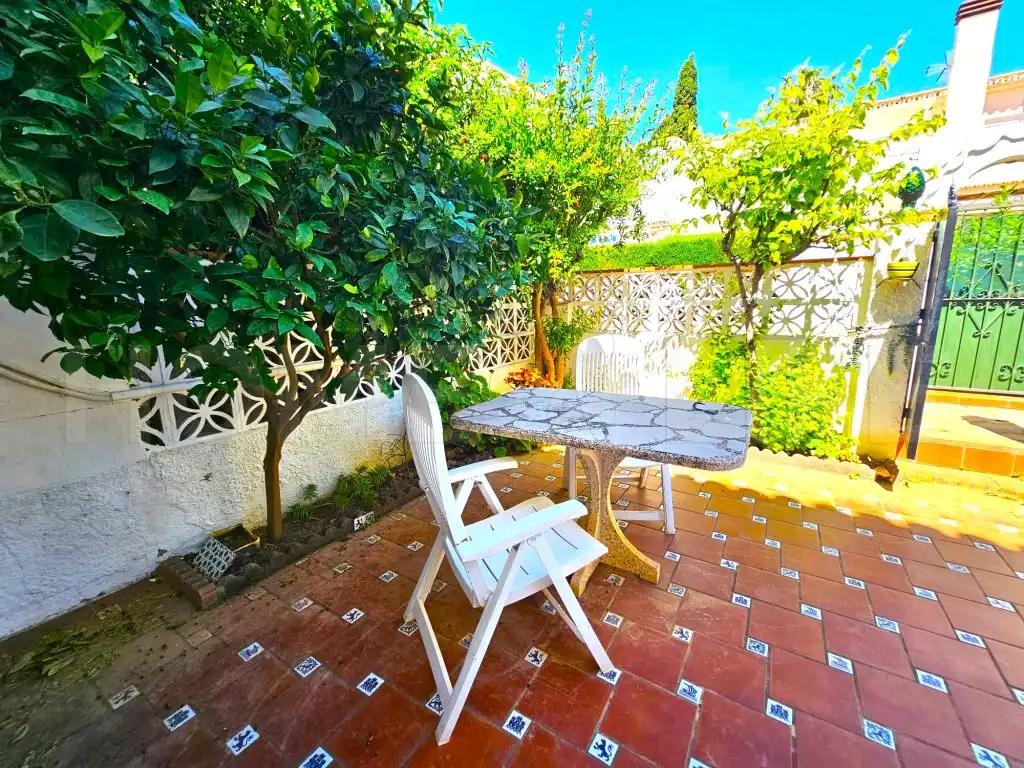 Jardí de Casa adosada en venda en Benalmádena amb Terrassa i Moblat