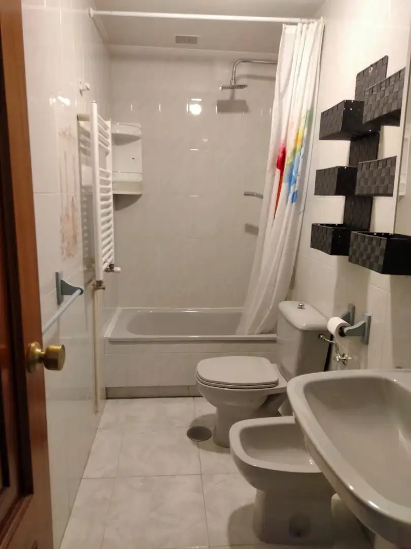 Badezimmer von Wohnung zur Miete in Sanxenxo mit Terrasse, Möbliert und Ofen