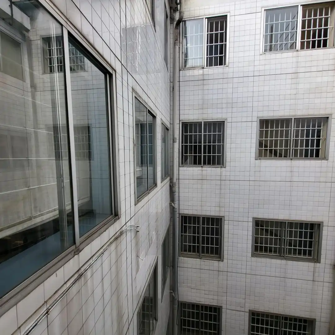 Vista exterior de Oficina en venda en Bilbao  amb Calefacció