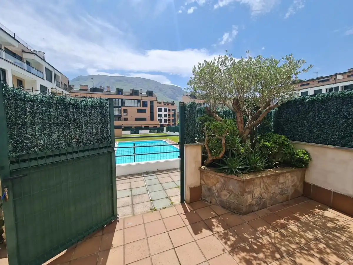 Vista exterior de Apartamento en venta en Llanes con Calefacción, Terraza y Trastero