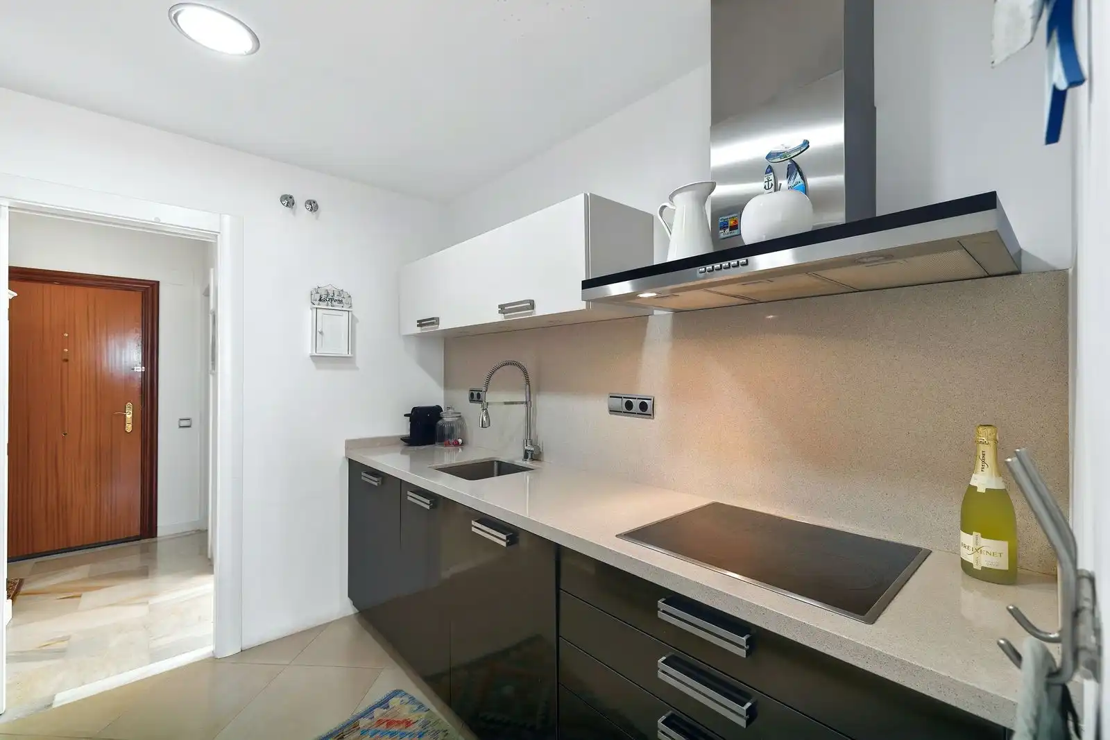 Kitchen of Flat for sale in Estepona  with Air Conditioner, Terrace and Community pool