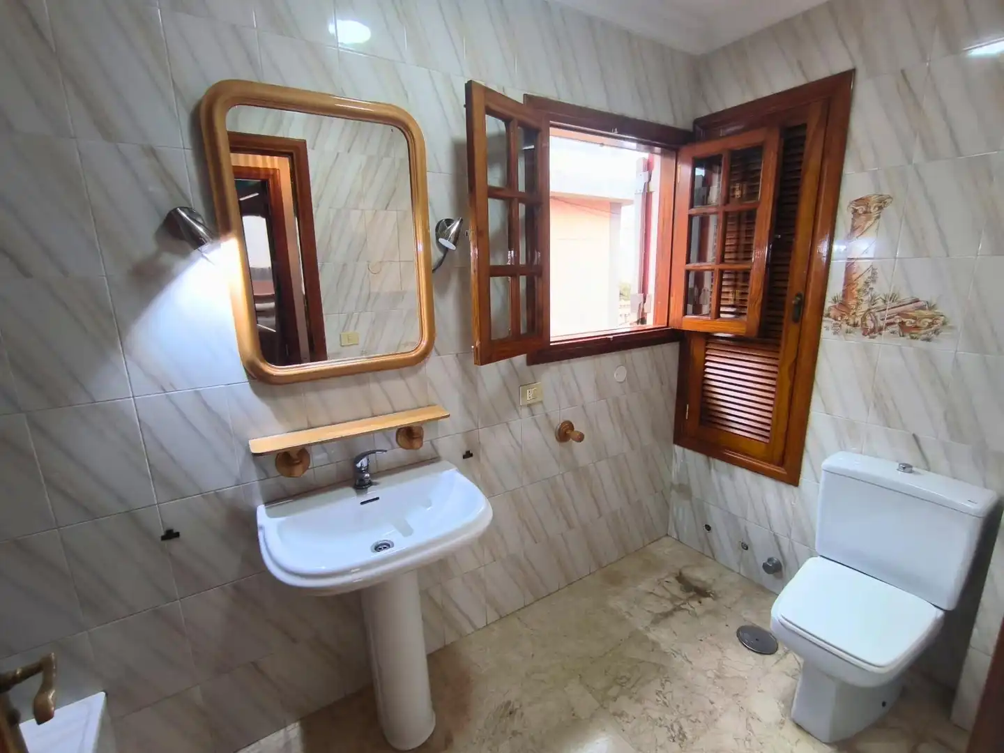 Bany de Casa o xalet en venda en Telde amb Aire condicionat, Terrassa i Balcó
