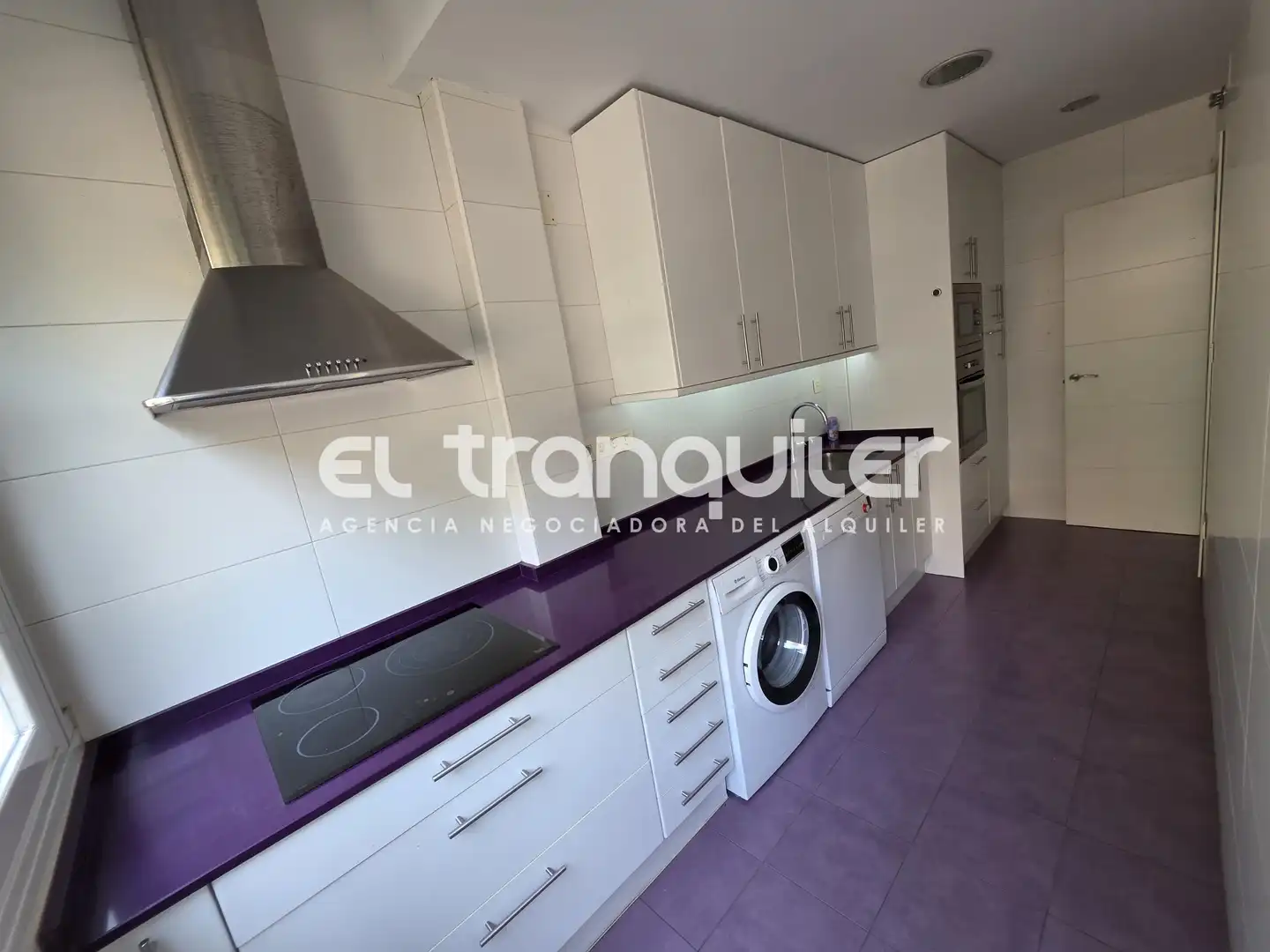 Kitchen of Flat for rent in Madrid  with Air Conditioner, Furnished and Washing machine