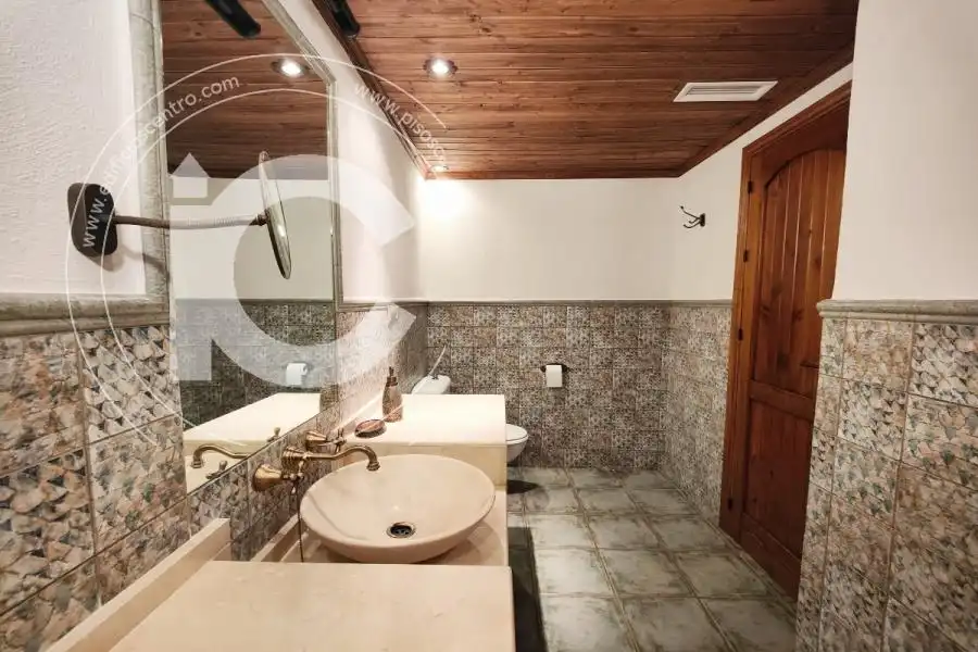 Baño de Casa o chalet de alquiler en Huétor Vega con Aire acondicionado y Jardín privado