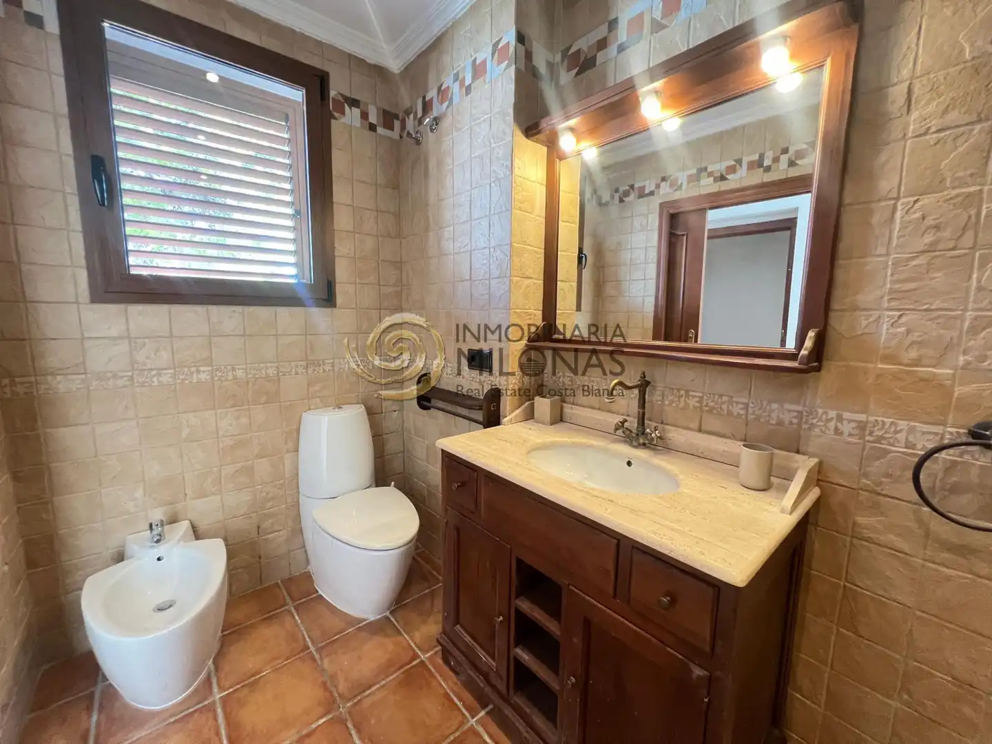 Bany de Casa o xalet en venda en La Nucia amb Aire condicionat, Jardí privat i Terrassa