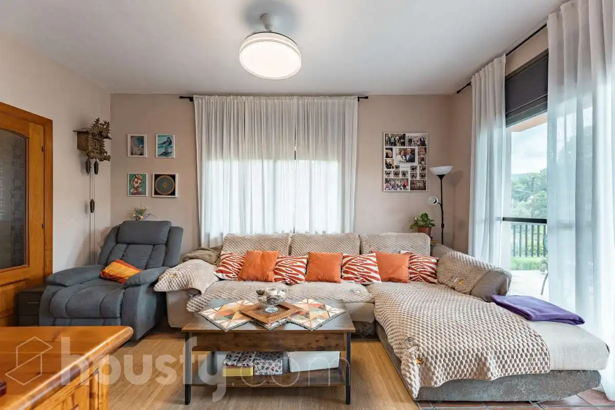 House with pool for sale in Avinguda de Corbera ., imagen 6