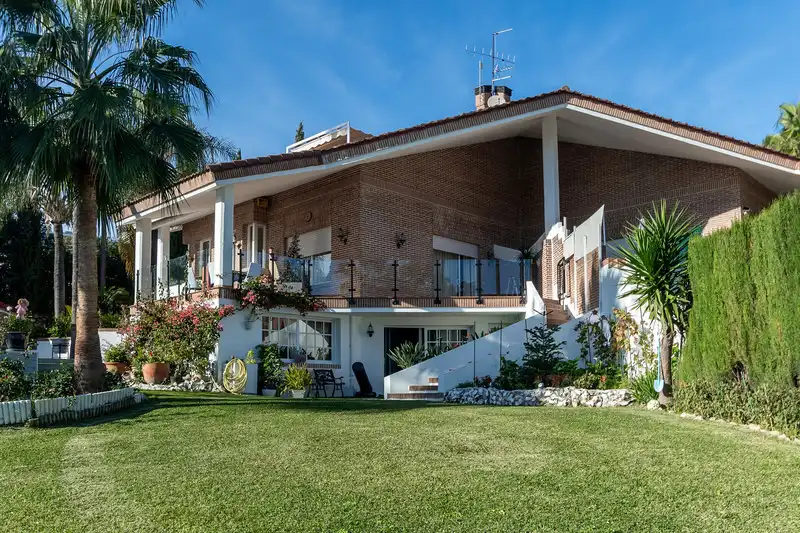 Exterior view of Houses for rent in Estepona  with Air Conditioner, Private garden and Terrace