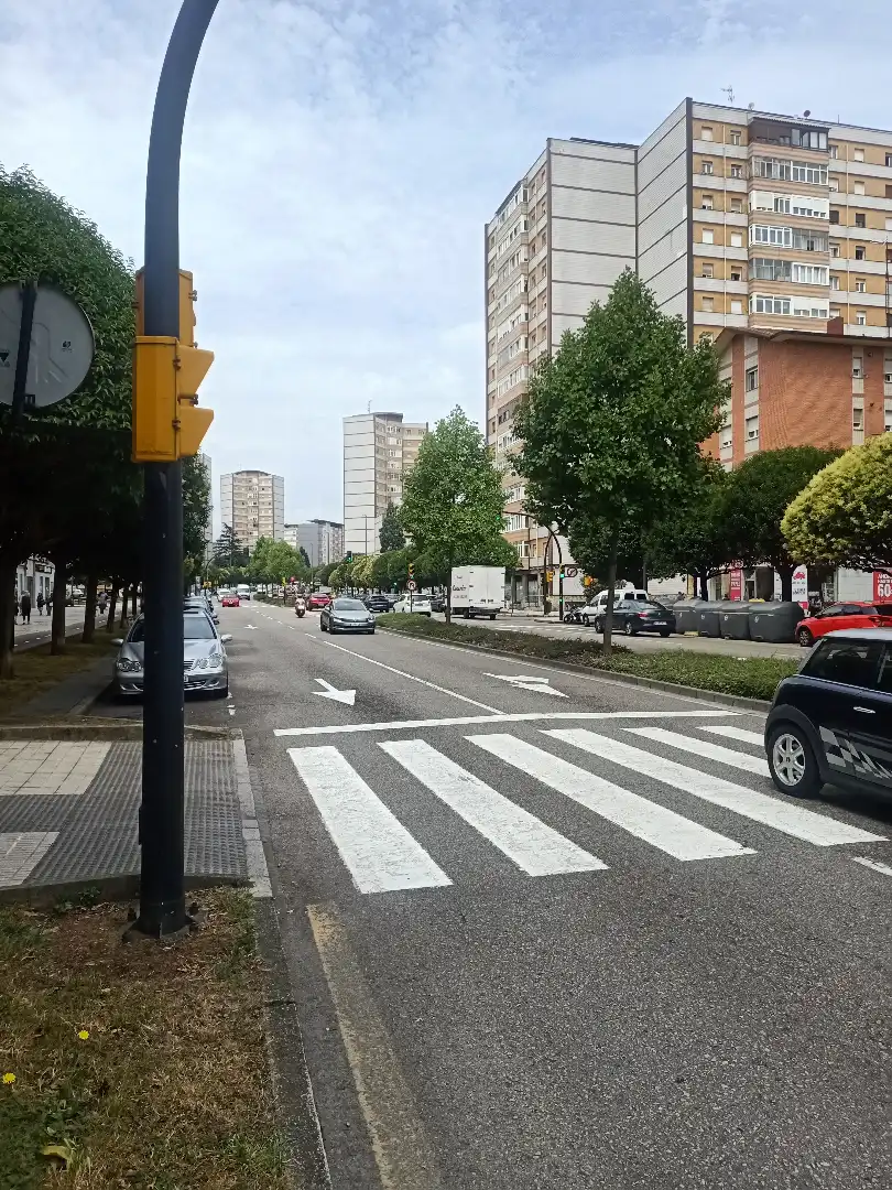 Vista exterior de Pis en venda en Gijón  amb Calefacció i Jardí privat