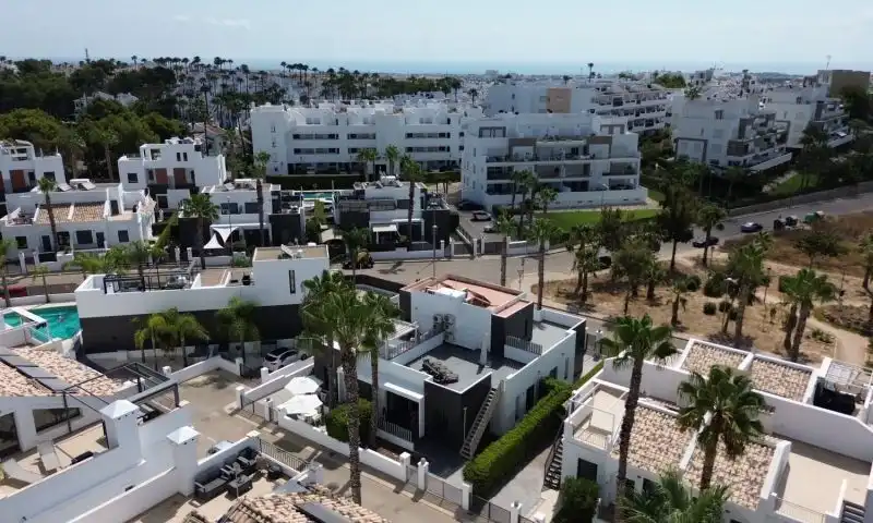 Xalet amb piscina en venda a Calle  Dardanelos, imagen 3