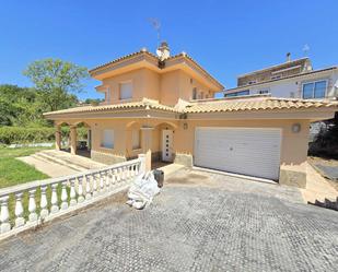 Vista exterior de Casa o xalet en venda en Moià amb Terrassa, Piscina i Balcó