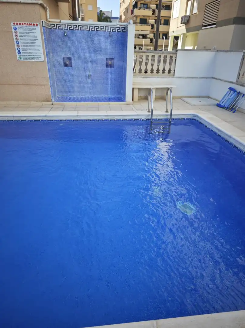 Schwimmbecken von Wohnungen zum Verkauf in Guardamar de la Safor mit Klimaanlage, Heizung und Terrasse