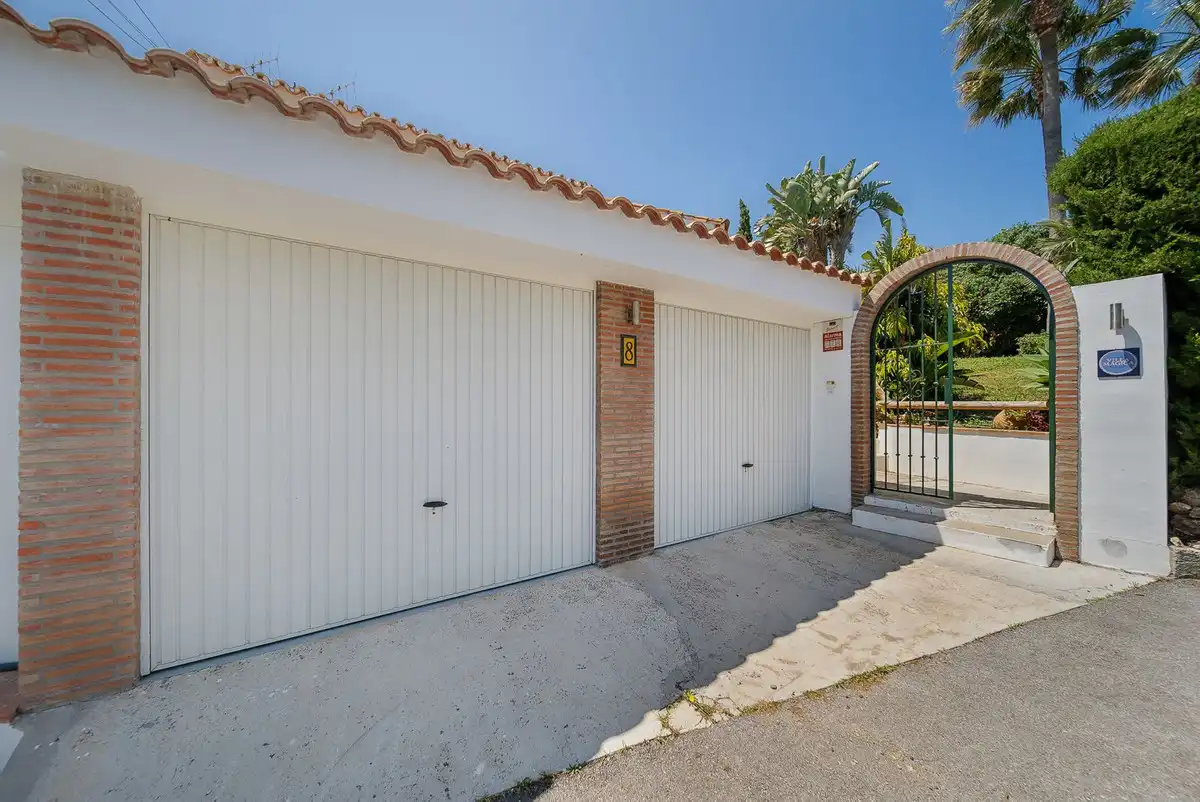 Exterior view of Houses for sale in Benalmádena