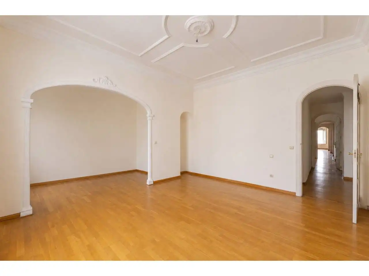 Wohnung zum Verkauf in Valencia mit Klimaanlage, Heizung und Parkett