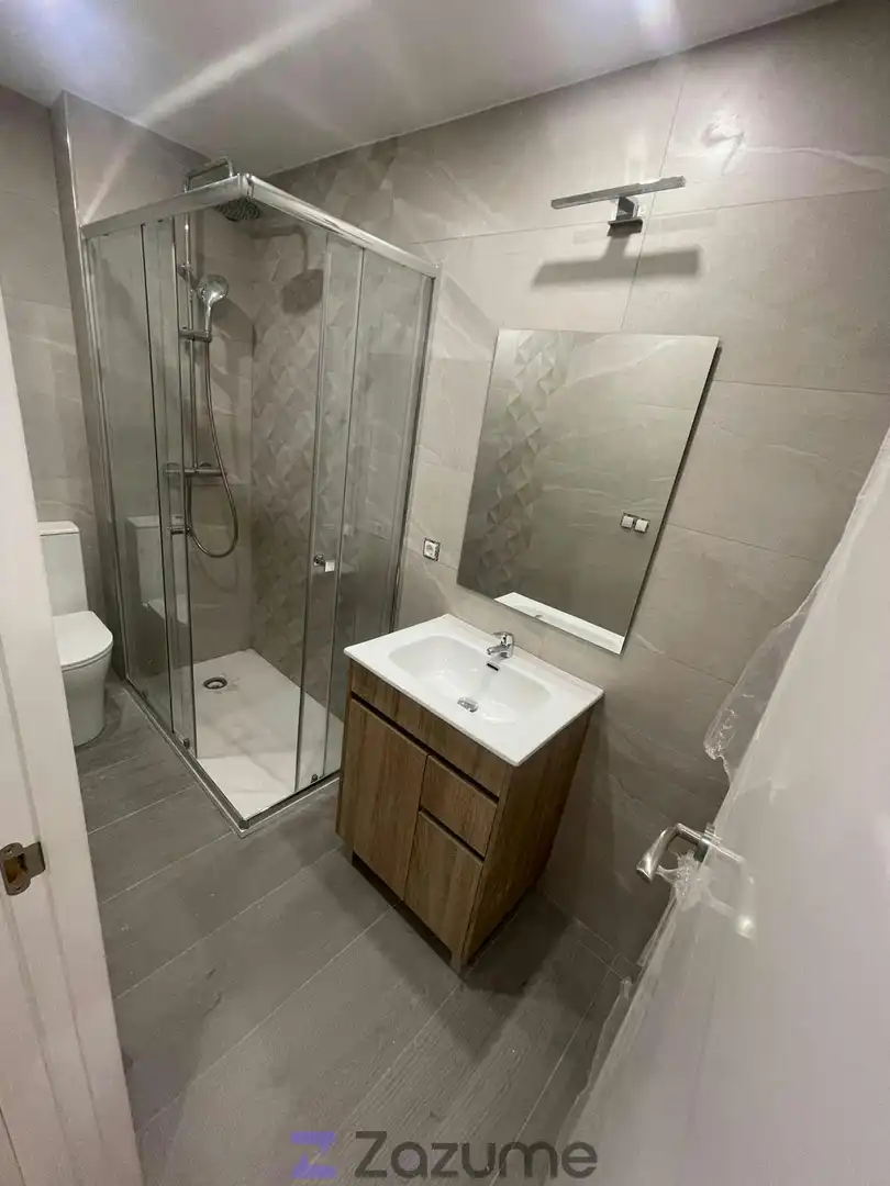 Bathroom of Apartments for rent in Burgos  with Heating, Oven and Washing machine