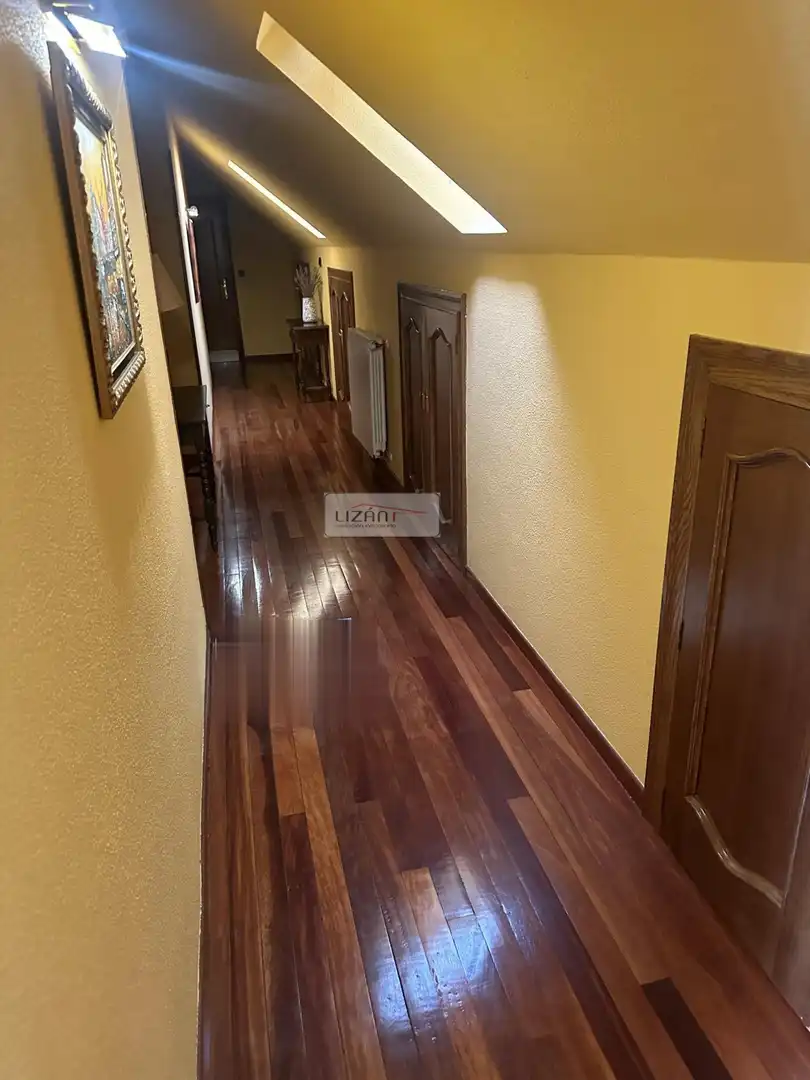Casa o xalet en venda en Oviedo  amb Calefacció, Jardí privat i Terrassa