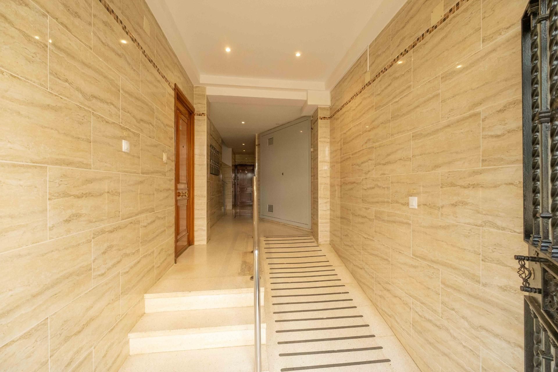 Flat for sale in  Sevilla Capital  with Balcony