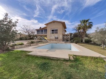 Casa con piscina in vendita a Centro