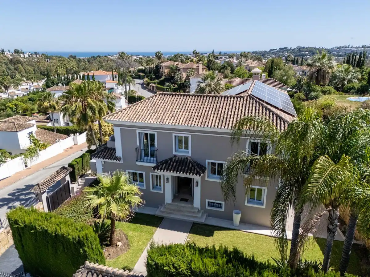 Villa mit Garten zum Verkauf in Nueva Andalucía, imagen 3
