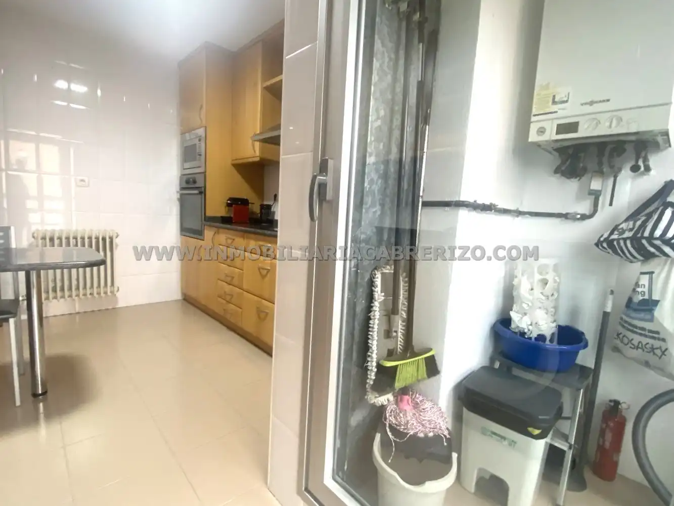 Cocina de Piso en venta en  Pamplona / Iruña con Calefacción, Jardín privado y Parquet