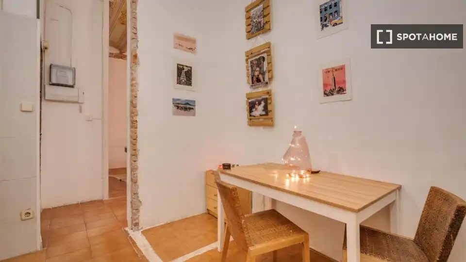 Flat with terrace to rent in Ciutat Vella, imagen 7