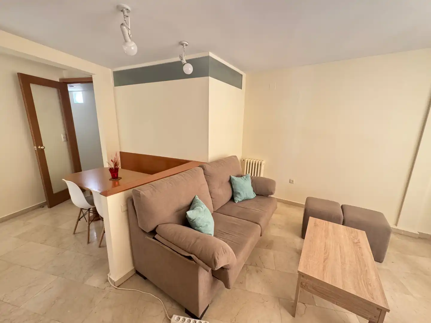 Living room of Flat for rent in Jaén  with Air Conditioner, Heating and Terrace