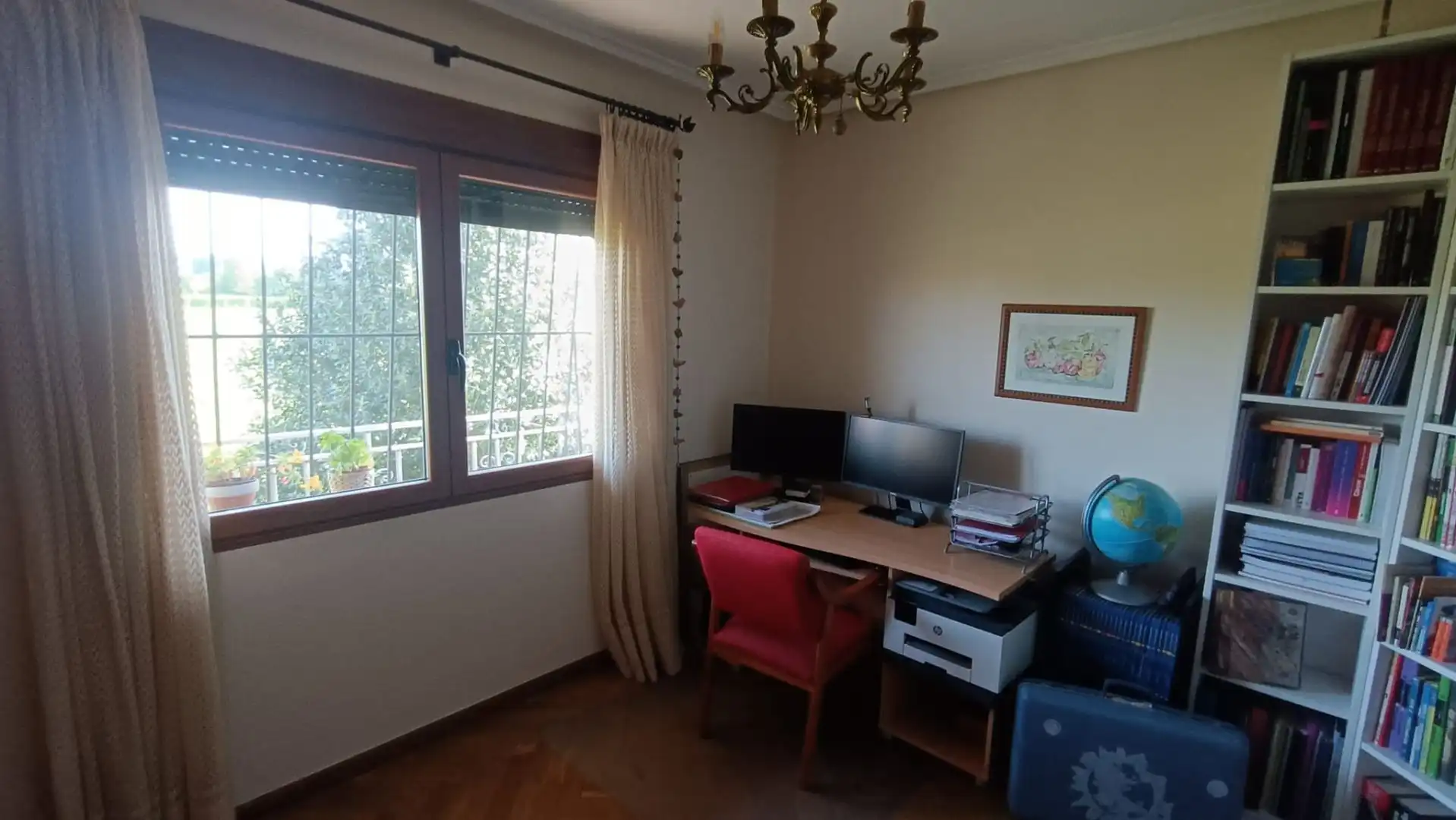 Dormitori de Casa o xalet en venda en Carracedelo amb Calefacció, Jardí privat i Terrassa