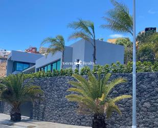 Vista exterior de Casa o xalet en venda en  Santa Cruz de Tenerife Capital amb Aire condicionat, Terrassa i Piscina