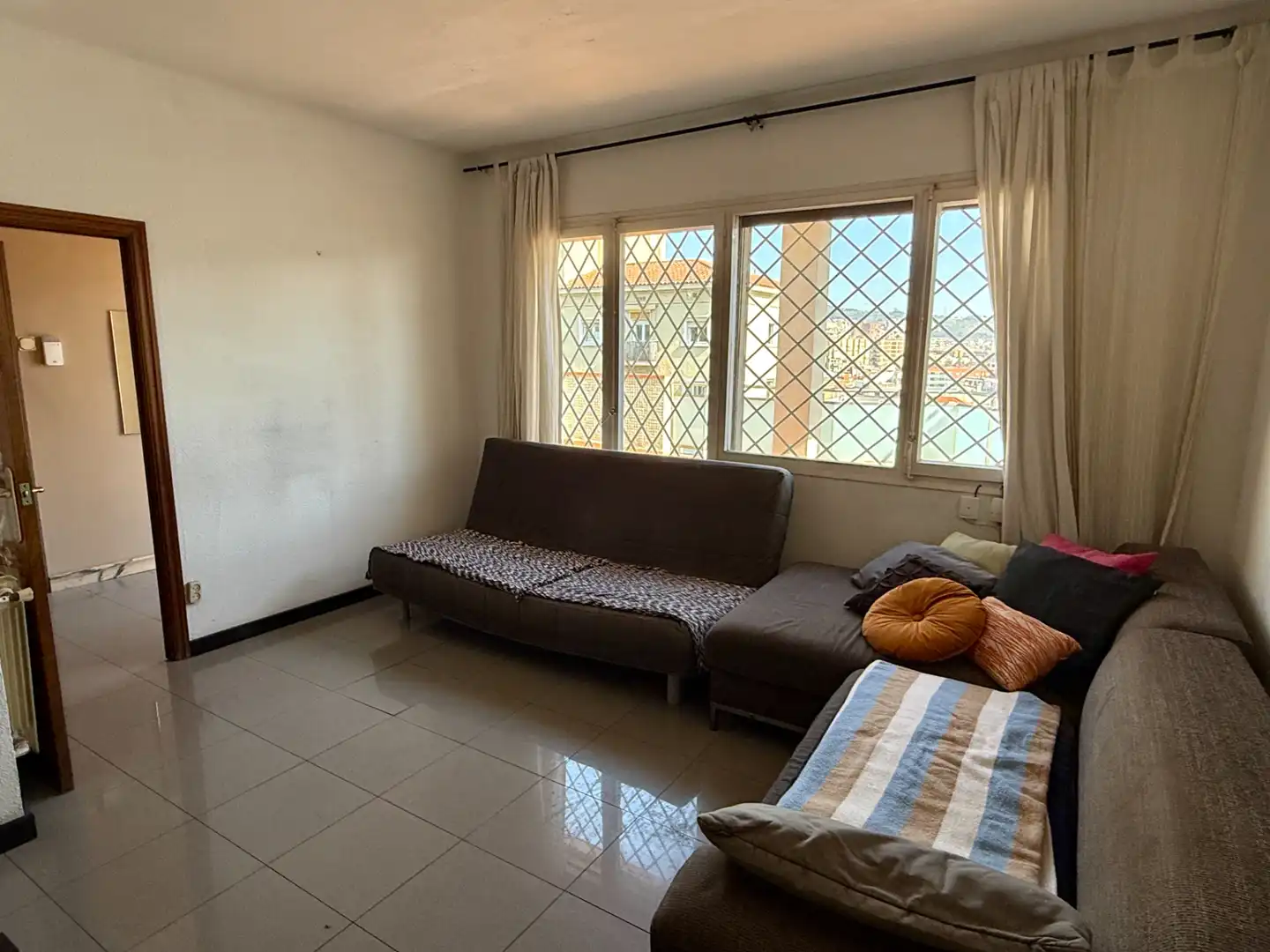 Wohnzimmer von Dachboden zum Verkauf in Barcelona mit Heizung, Terrasse und Balkon