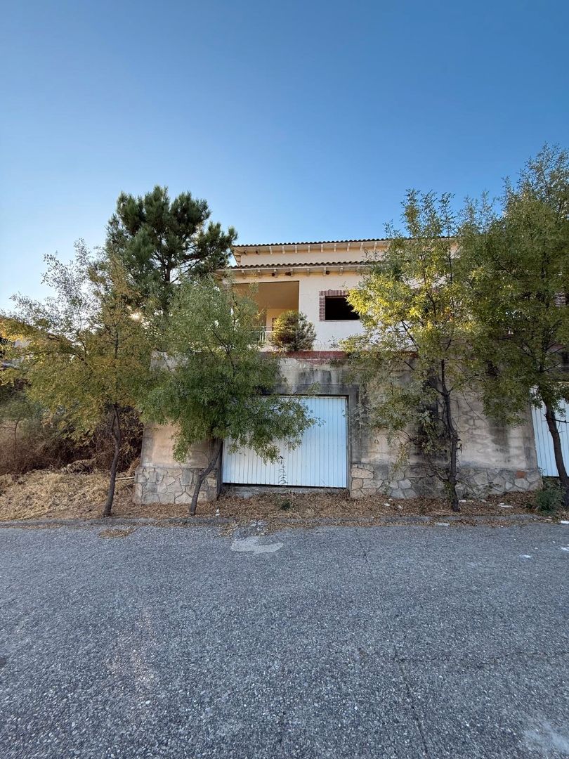 Exterior view of House or chalet for sale in Santa María del Tiétar  with Heating and Private garden