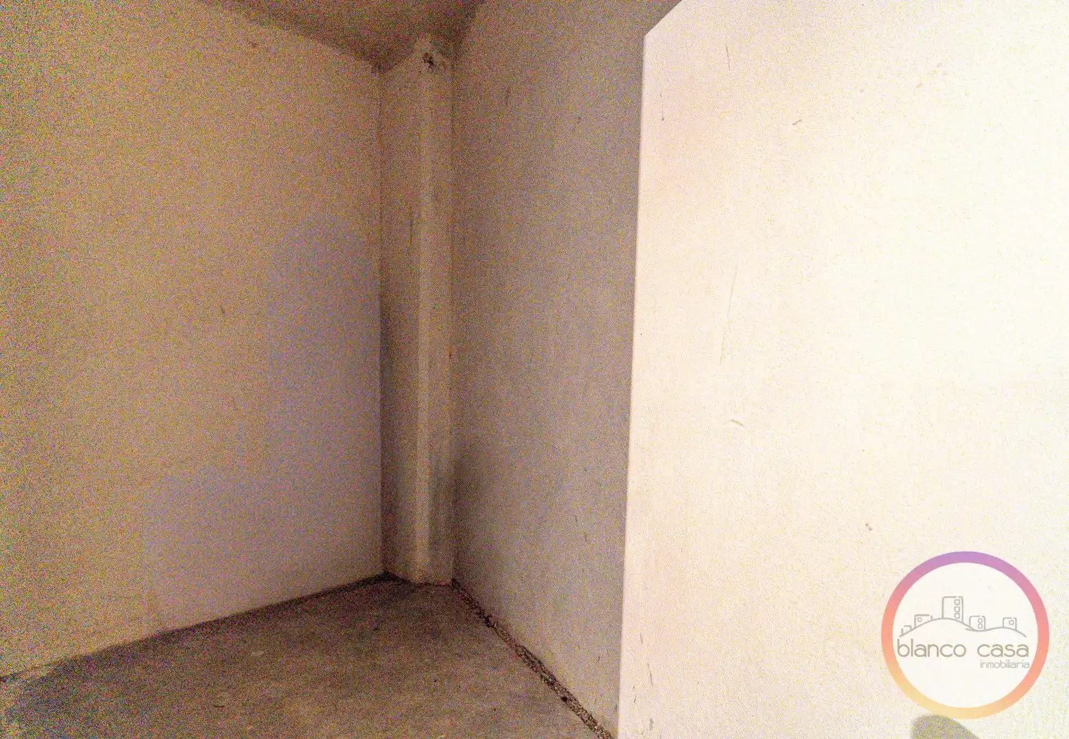 Piso en venta en Carballo con Calefacción, Amueblado y Balcón