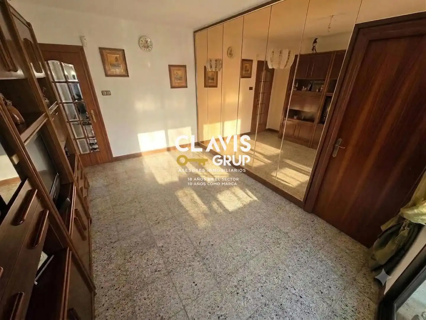 Piso en venta en Barcelona con Calefacción, Terraza y Amueblado