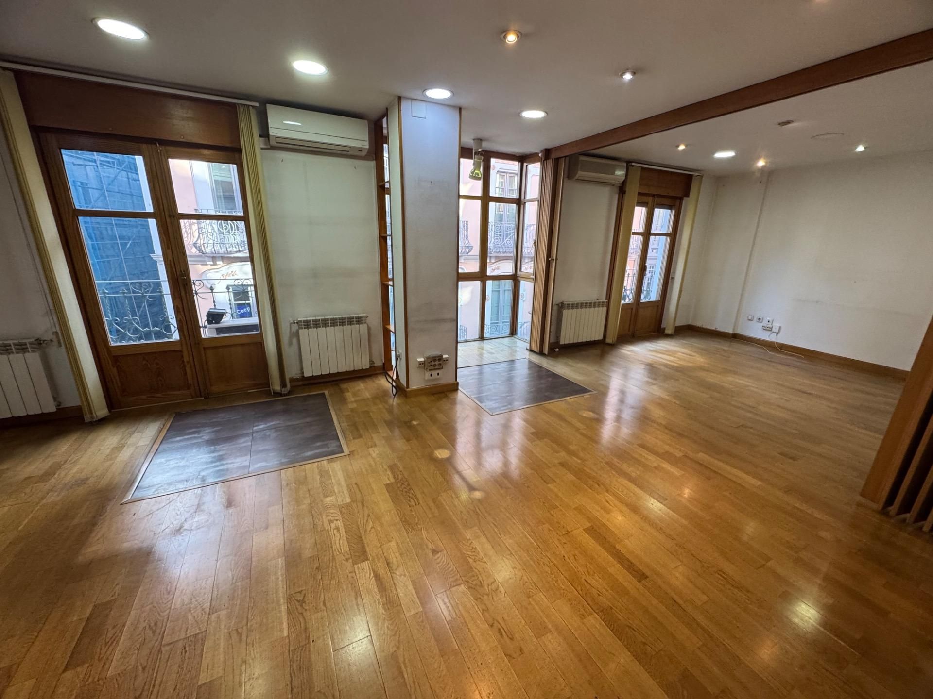 Piso en venta en Valladolid Capital con Calefacción y Parquet
