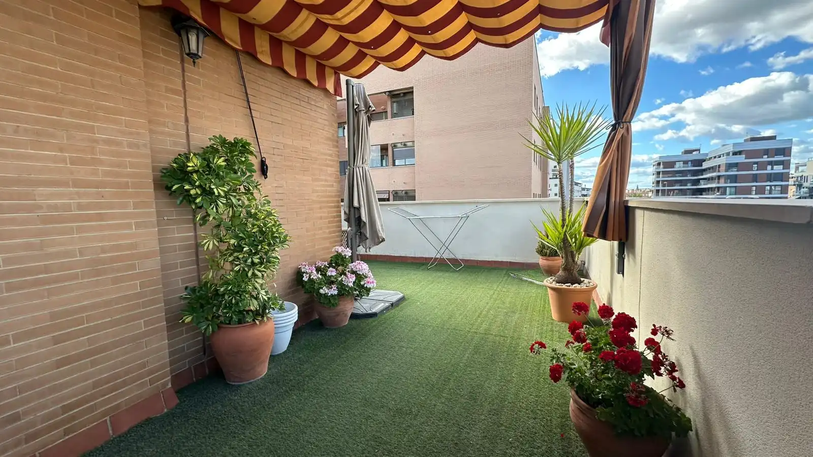 Terrasse von Dachboden zum Verkauf in Mairena del Aljarafe mit Klimaanlage, Heizung und Terrasse