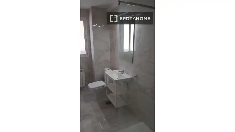 Habitación en Montserrat - Parque Empresarial