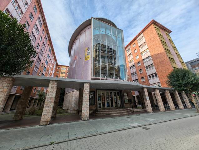 Local comercial en Alquiler en  RAFAEL DEL RIEGO en Sama