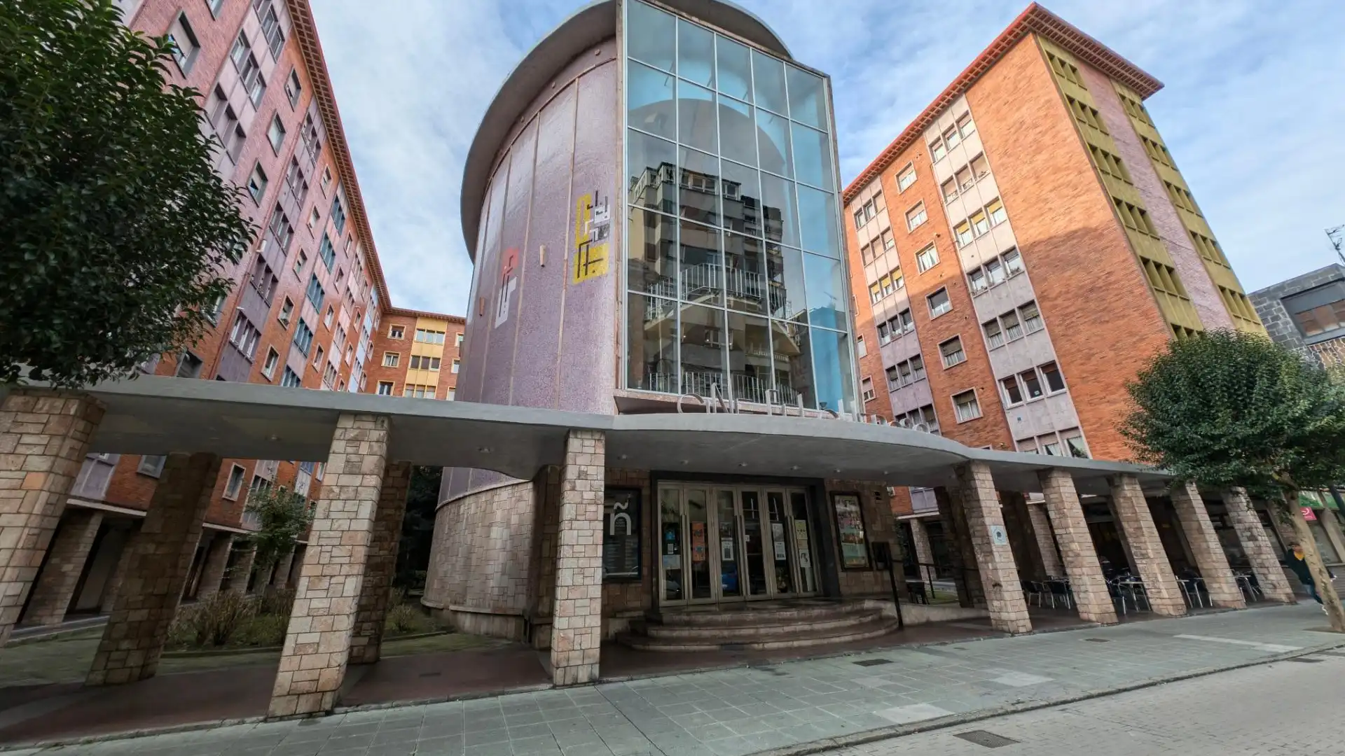 Geschaftsraum zur Miete in RAFAEL DEL RIEGO, Sama