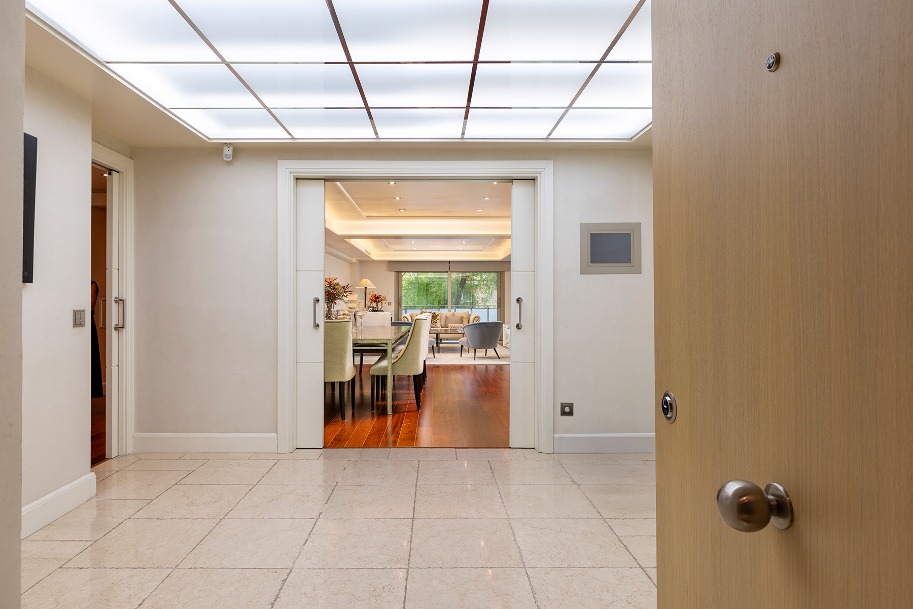 Apartamento de alquiler en  Madrid Capital con Aire acondicionado, Terraza y Piscina comunitaria