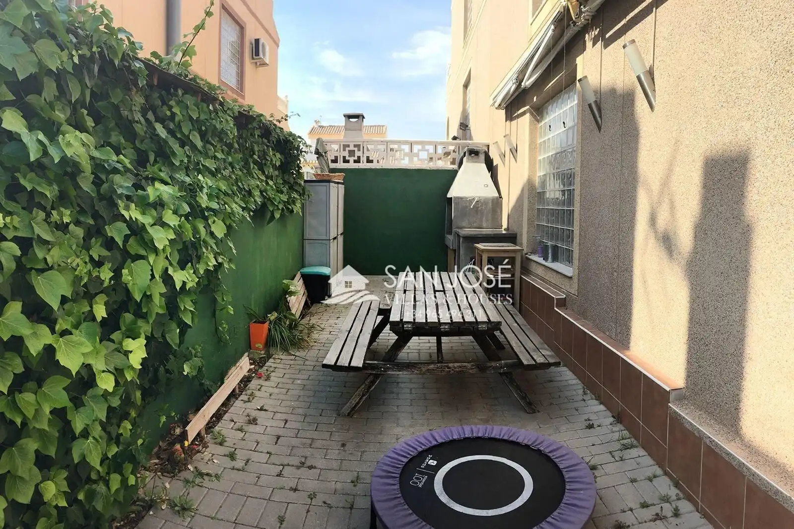 Terrassa de Casa adosada en venda en Monforte del Cid amb Aire condicionat, Calefacció i Jardí privat