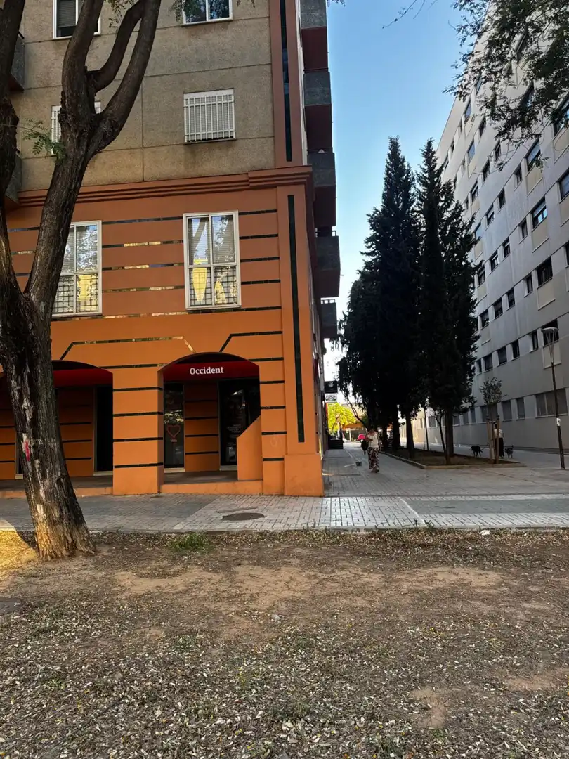 Außenansicht von Garage zur Miete in Sevilla
