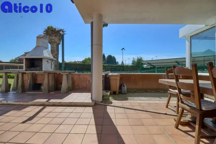 Jardín de Casa o chalet en venta en Gijón  con Calefacción, Jardín privado y Parquet