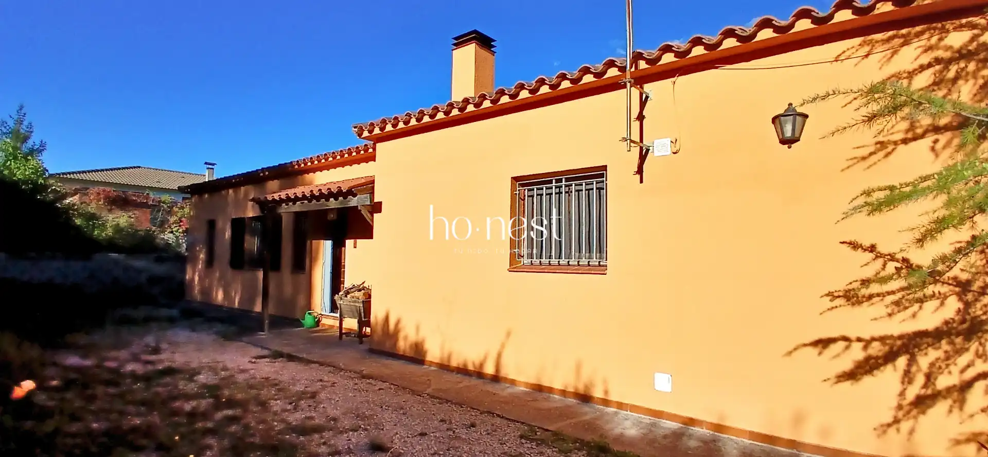 Vista exterior de Casa o xalet en venda en Pontons amb Calefacció, Jardí privat i Terrassa