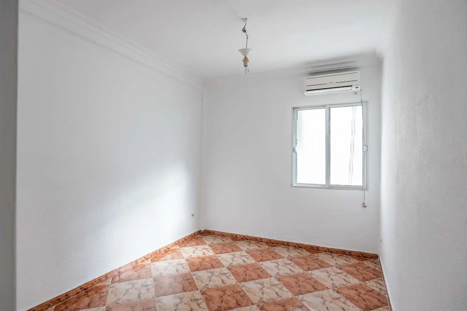 Habitación de Piso en venta en Alcalá de Guadaira con Balcón