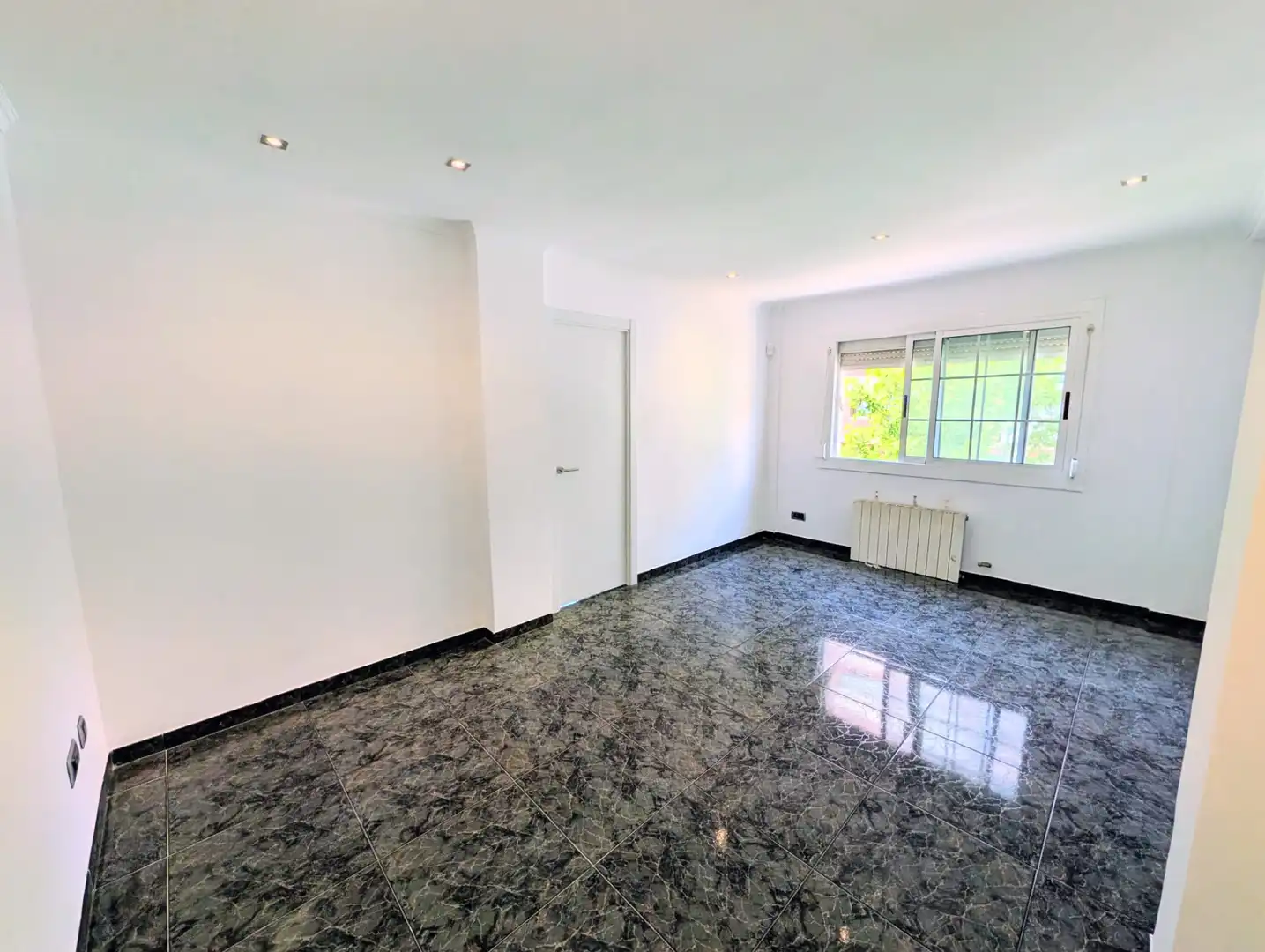 Piso en venta en Badalona con Aire acondicionado, Calefacción y Horno