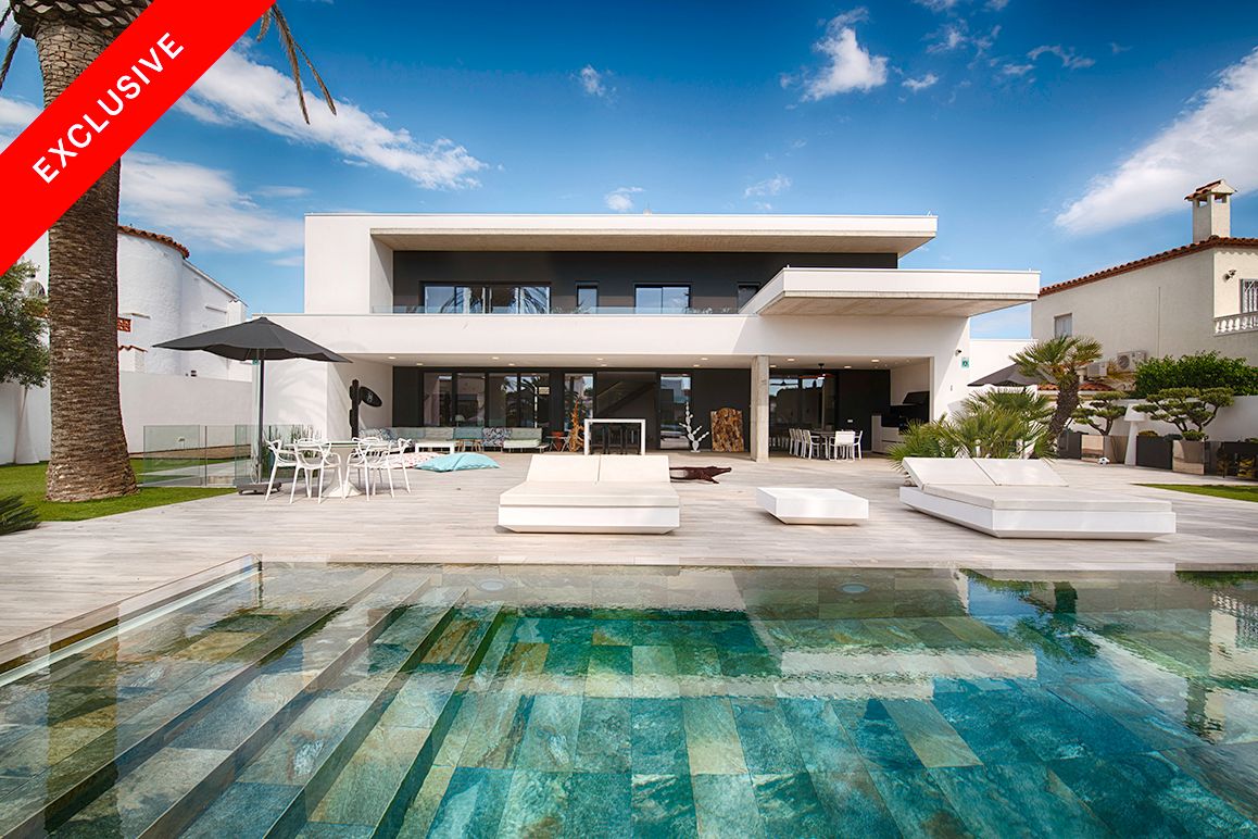 Terrassa de Casa o xalet en venda en Empuriabrava amb Aire condicionat, Jardí privat i Terrassa